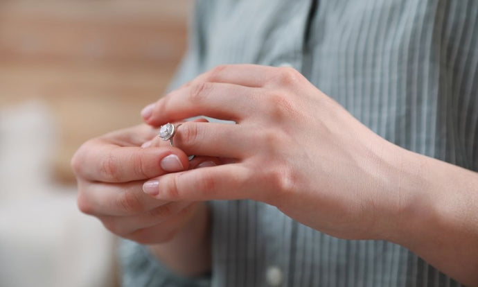 Times You Should Take off Your Engagement Ring and Why